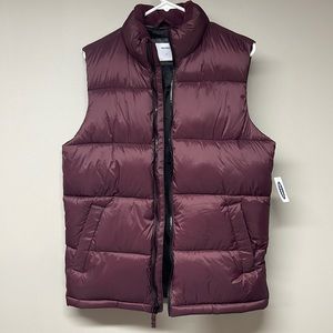 Old Navy Puffer Vest size small NWT